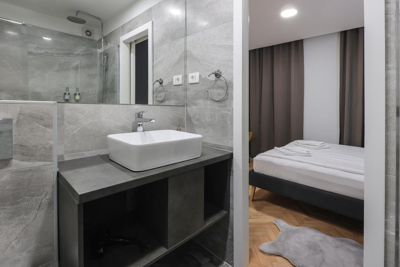 Residence Inn Fiume Esterno foto