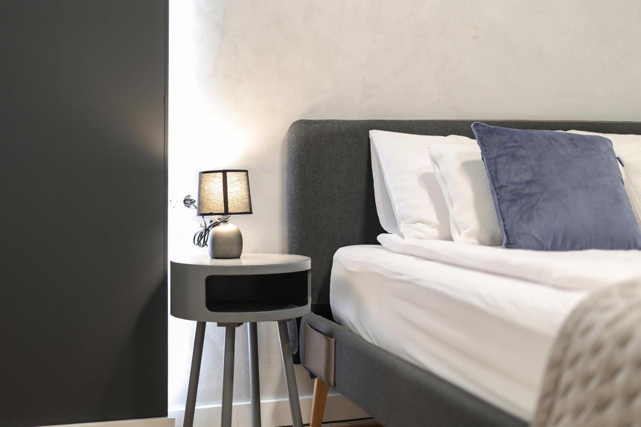 Residence Inn Fiume Esterno foto